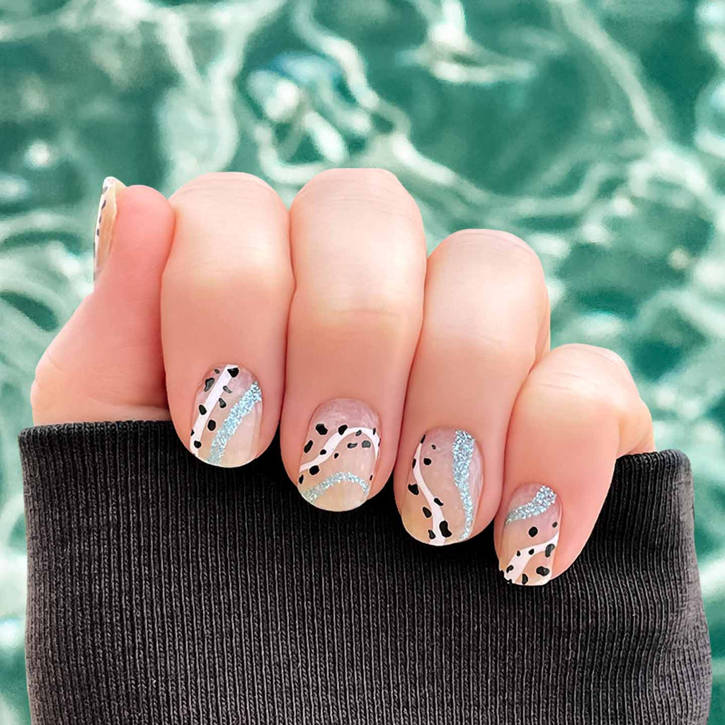 Marcelas - ✨Saturday Inspo ✨ 🌟Short nude nails with minimalist black dots  and a black nail | Facebook